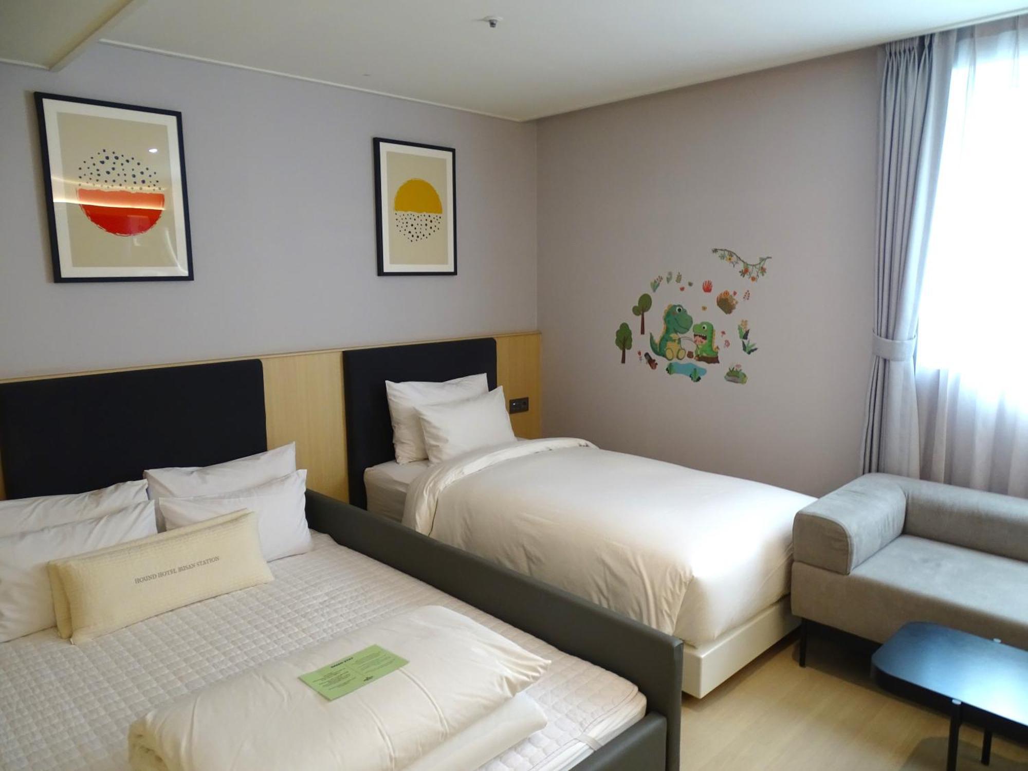 Hound Station Hotel