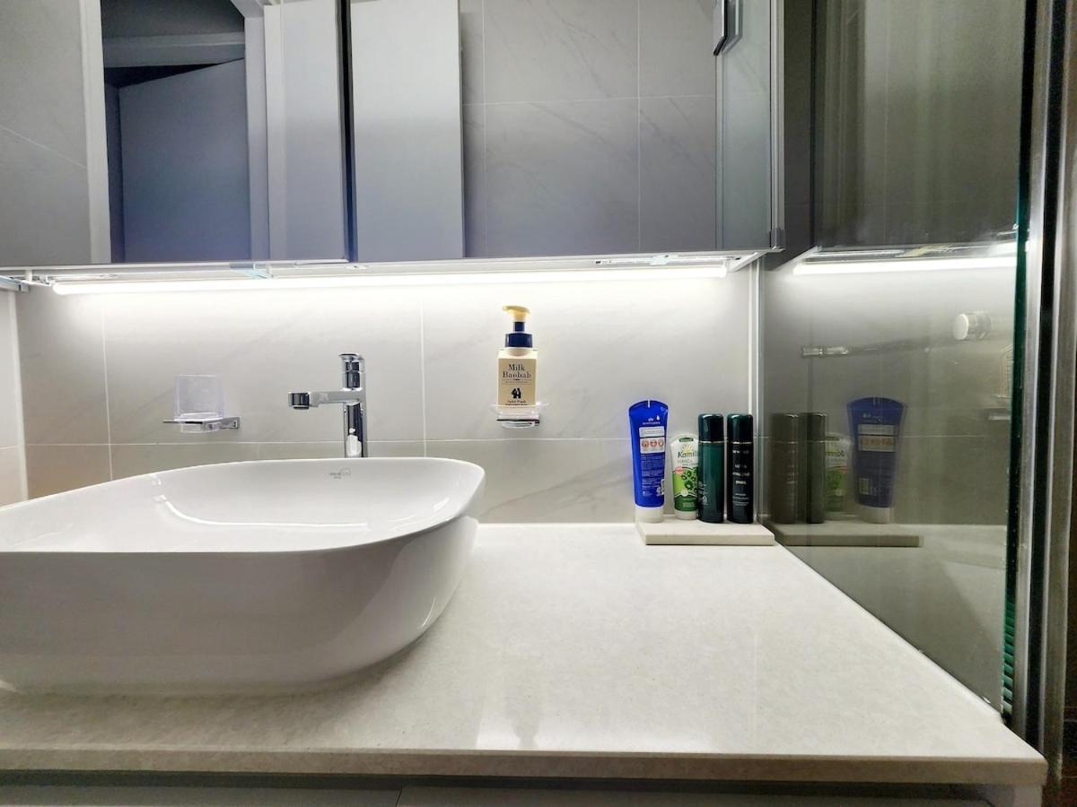 Royal Floor # 2bedrooms 2bathrooms # Bath Apartment *