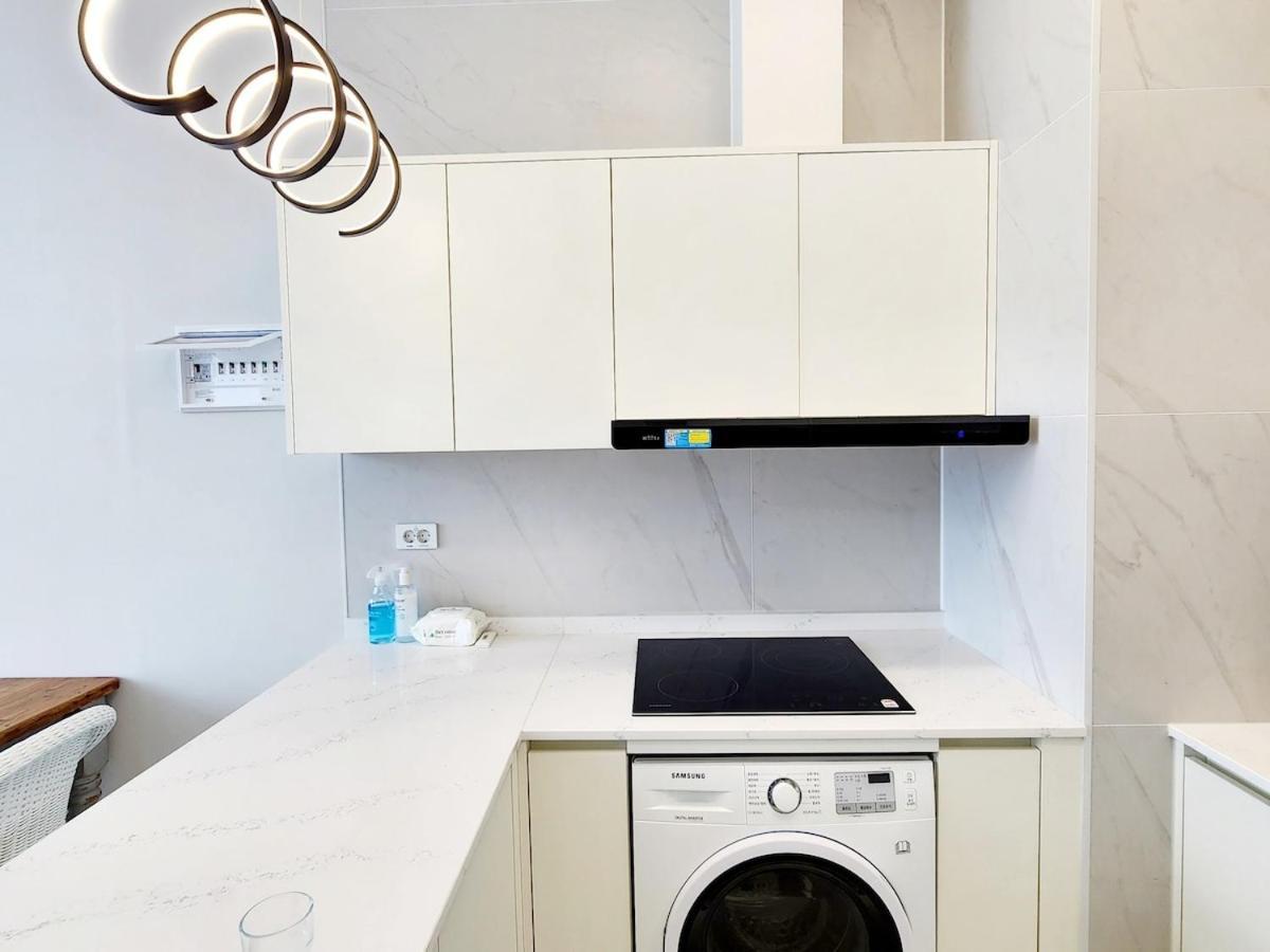 Royal Floor # 2bedrooms 2bathrooms # Bath Apartment
