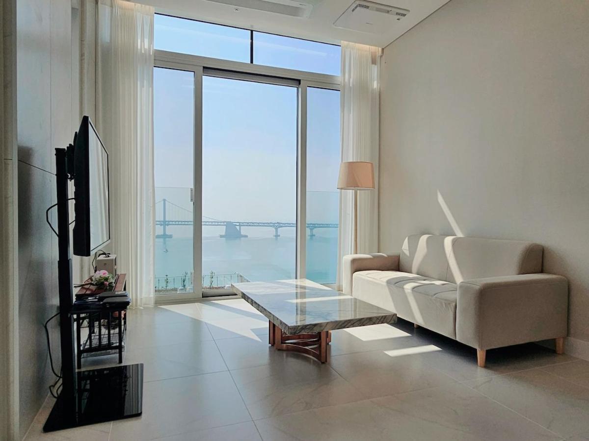 Royal Floor # 2bedrooms 2bathrooms # Bath