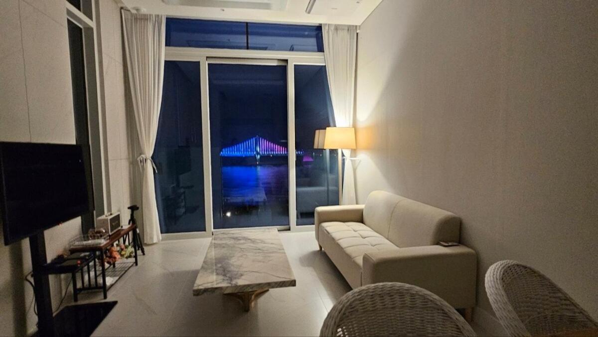 Royal Floor # 2bedrooms 2bathrooms # Bath * Busan