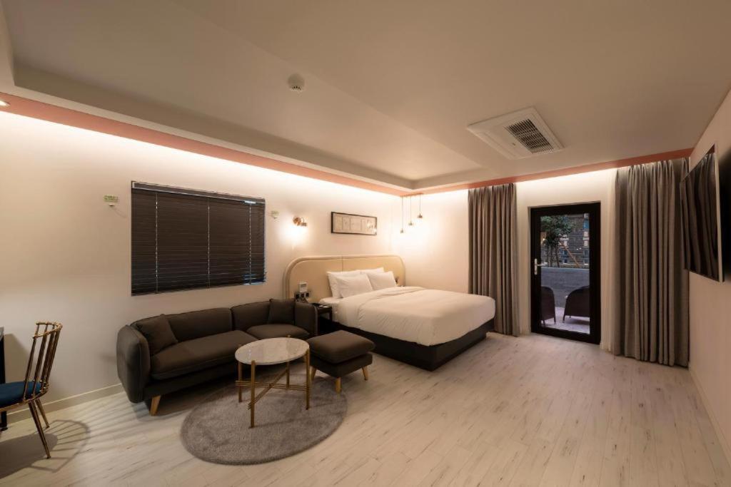 Hound Yeonsan 3* Busan
