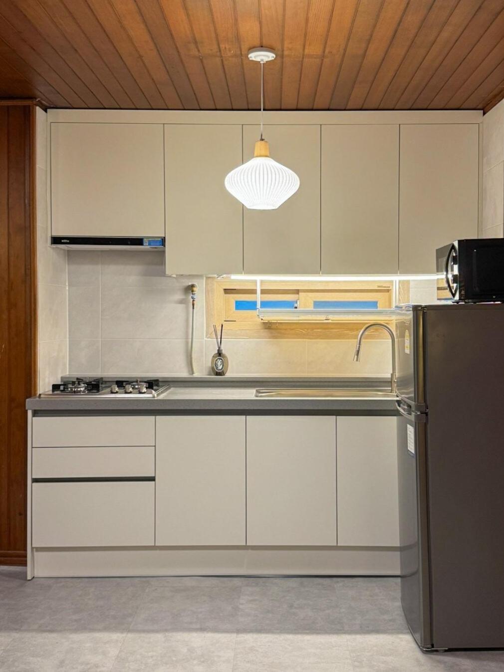 Apartment 8-capacity # 3 # 4 Queen Beds # 10 Minutes On Foot From Station # Wood Tone # Emotional Interior # Netflix *