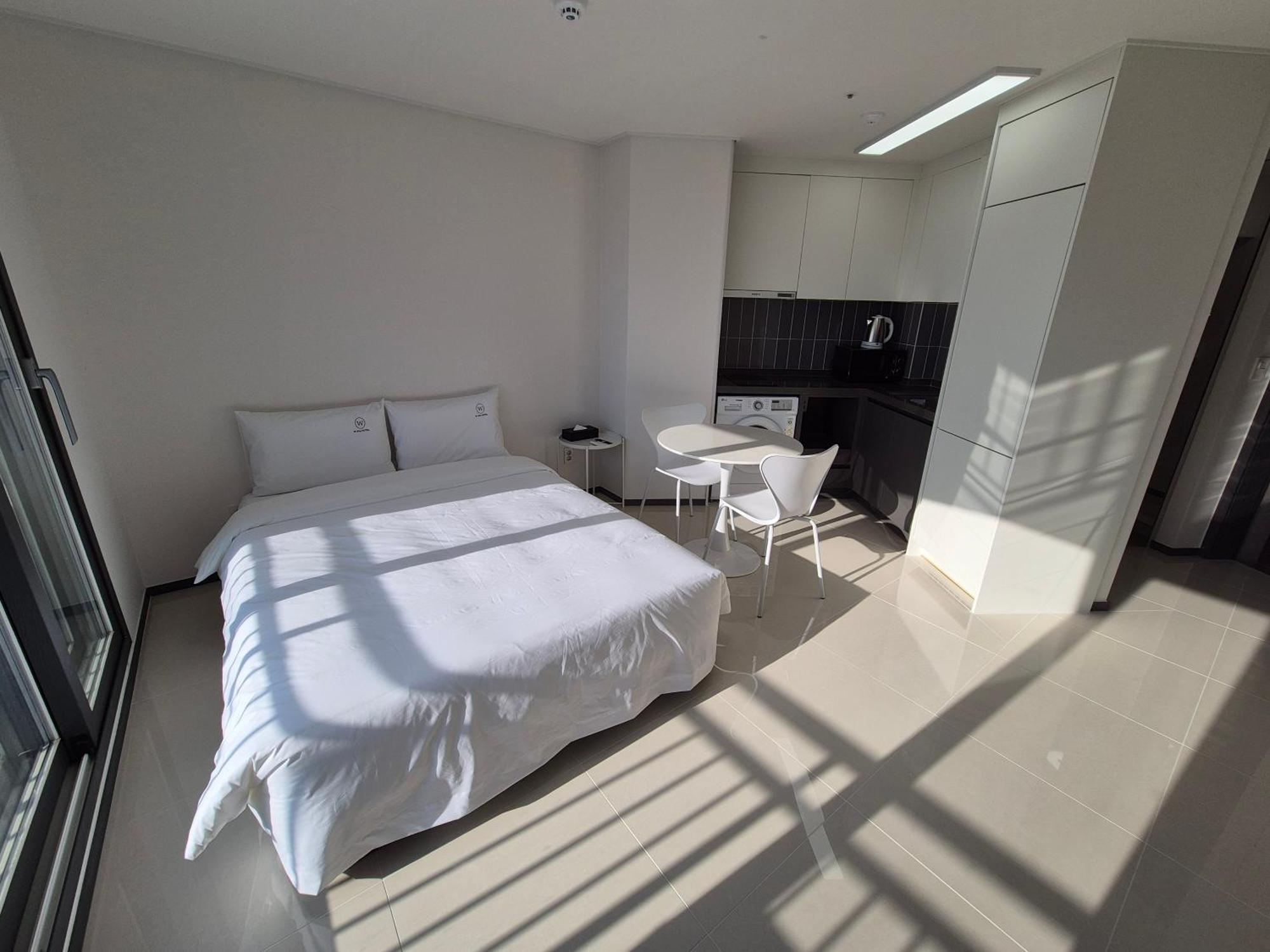 W Hall Apartment