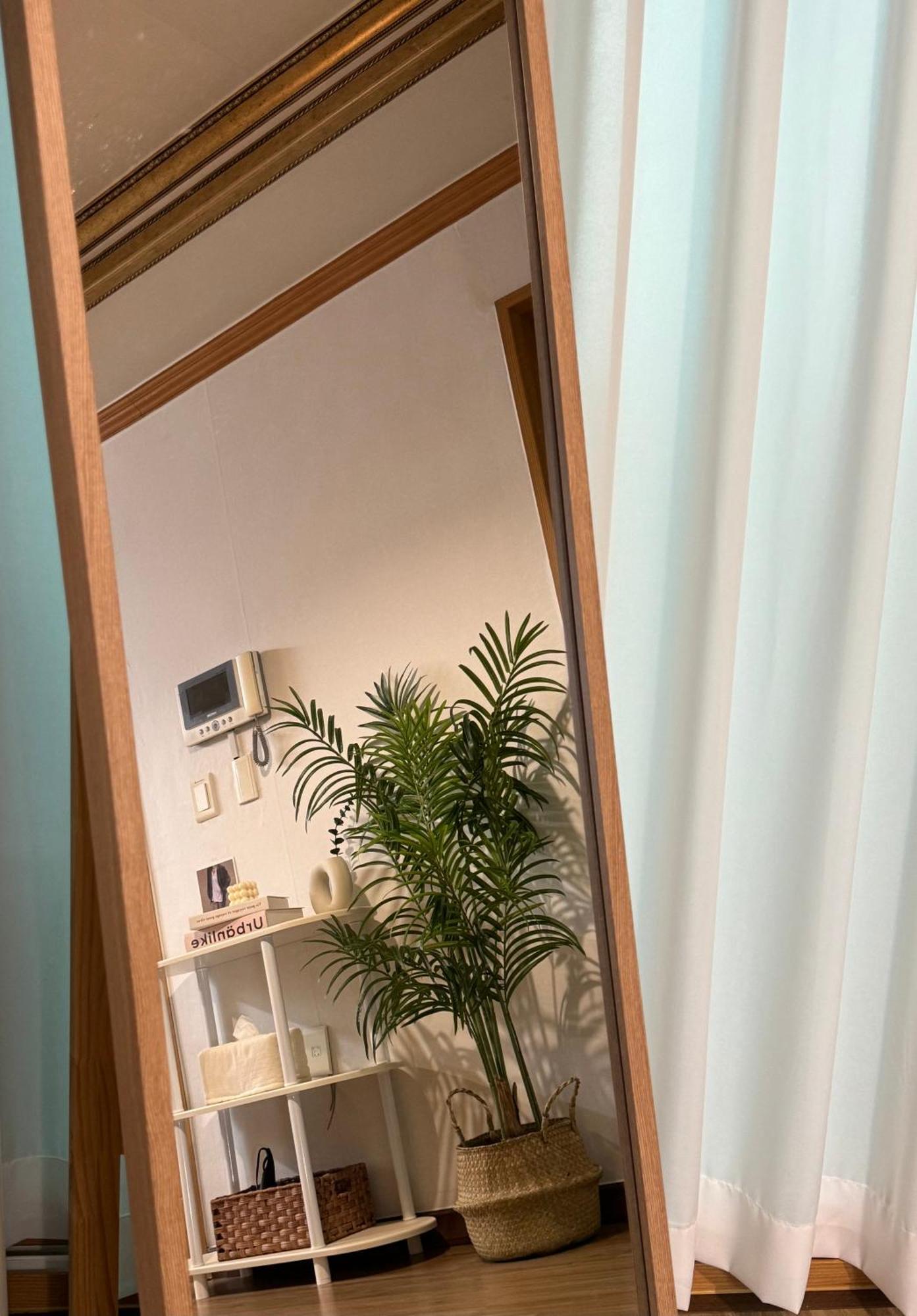 3 Bed With Queen Bed Apartment Busan