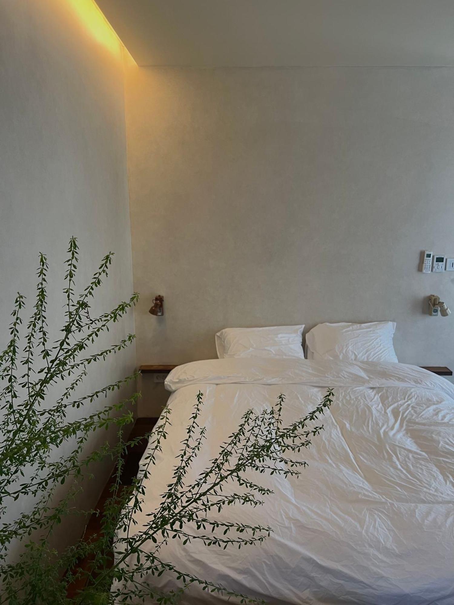 Frame Hotel