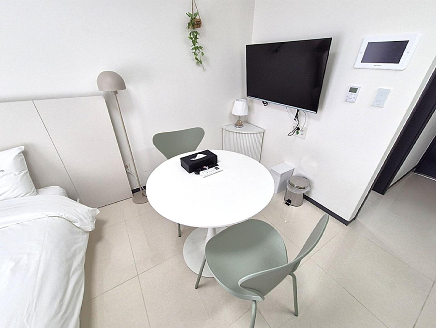 W Hall Apartment