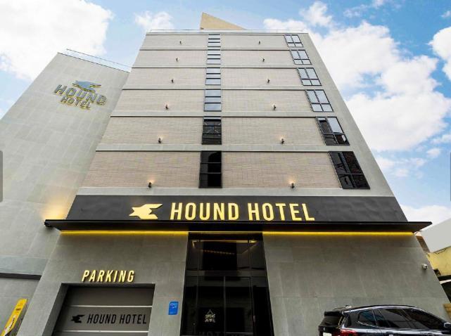 Dongnae Hound Hotel Sajik Minam Station *