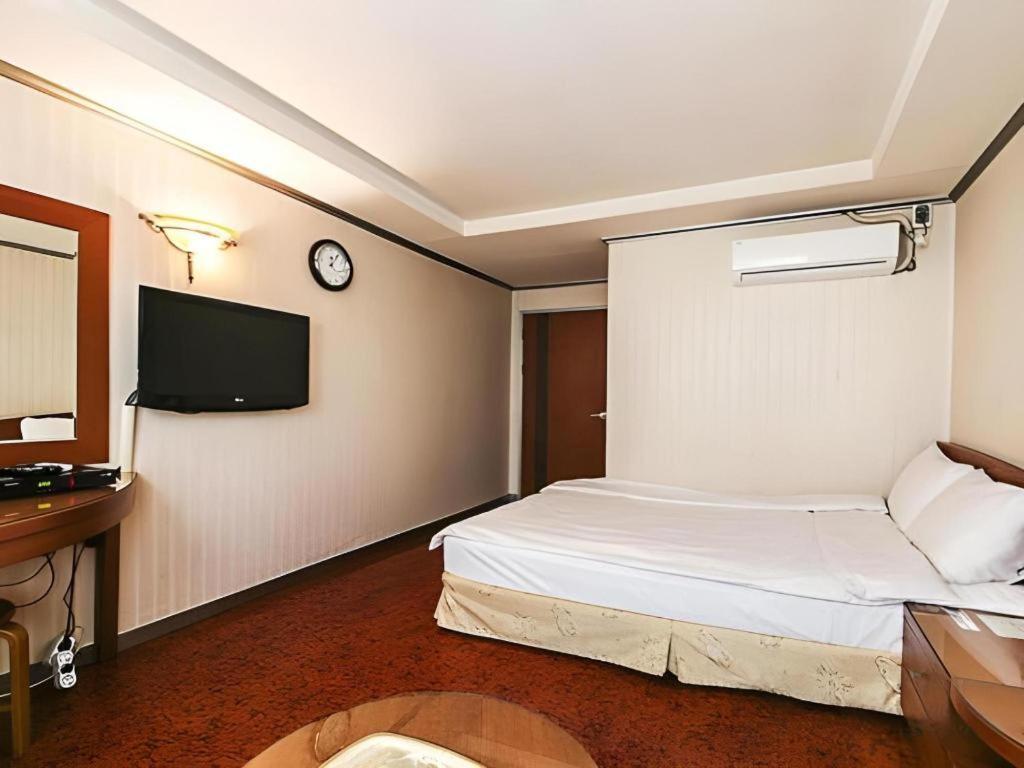 Mirabell Motel 2*