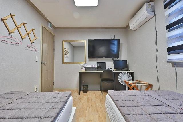 Motel Gangseo Sinhodong Business