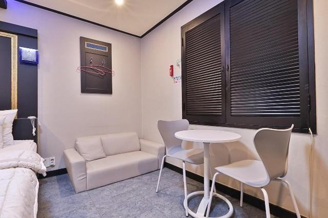Gangseo Sinhodong Business Motel