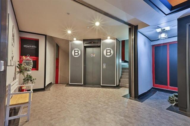 Gangseo Sinhodong Business Motel