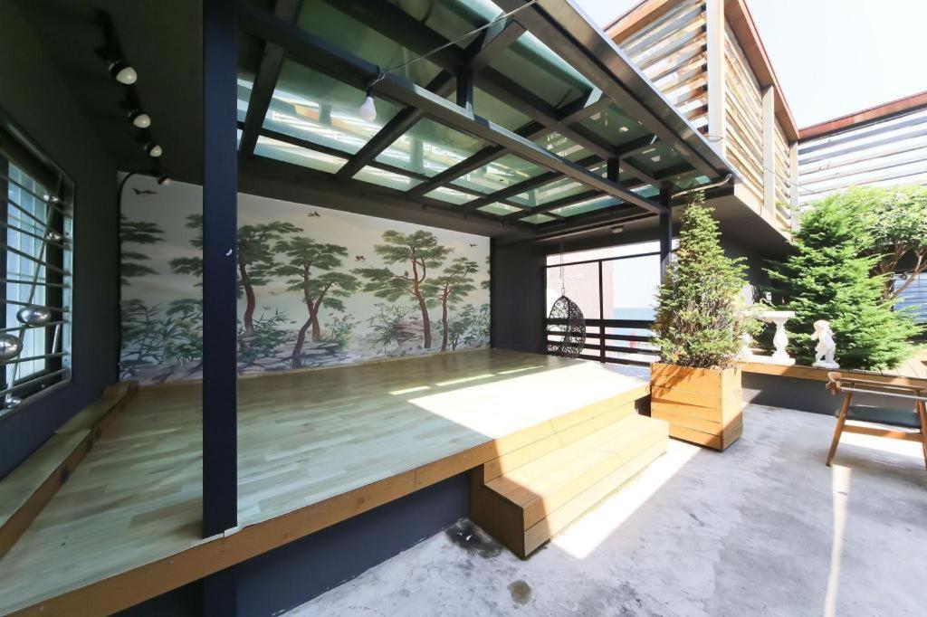 Ga-in Songjung Busan