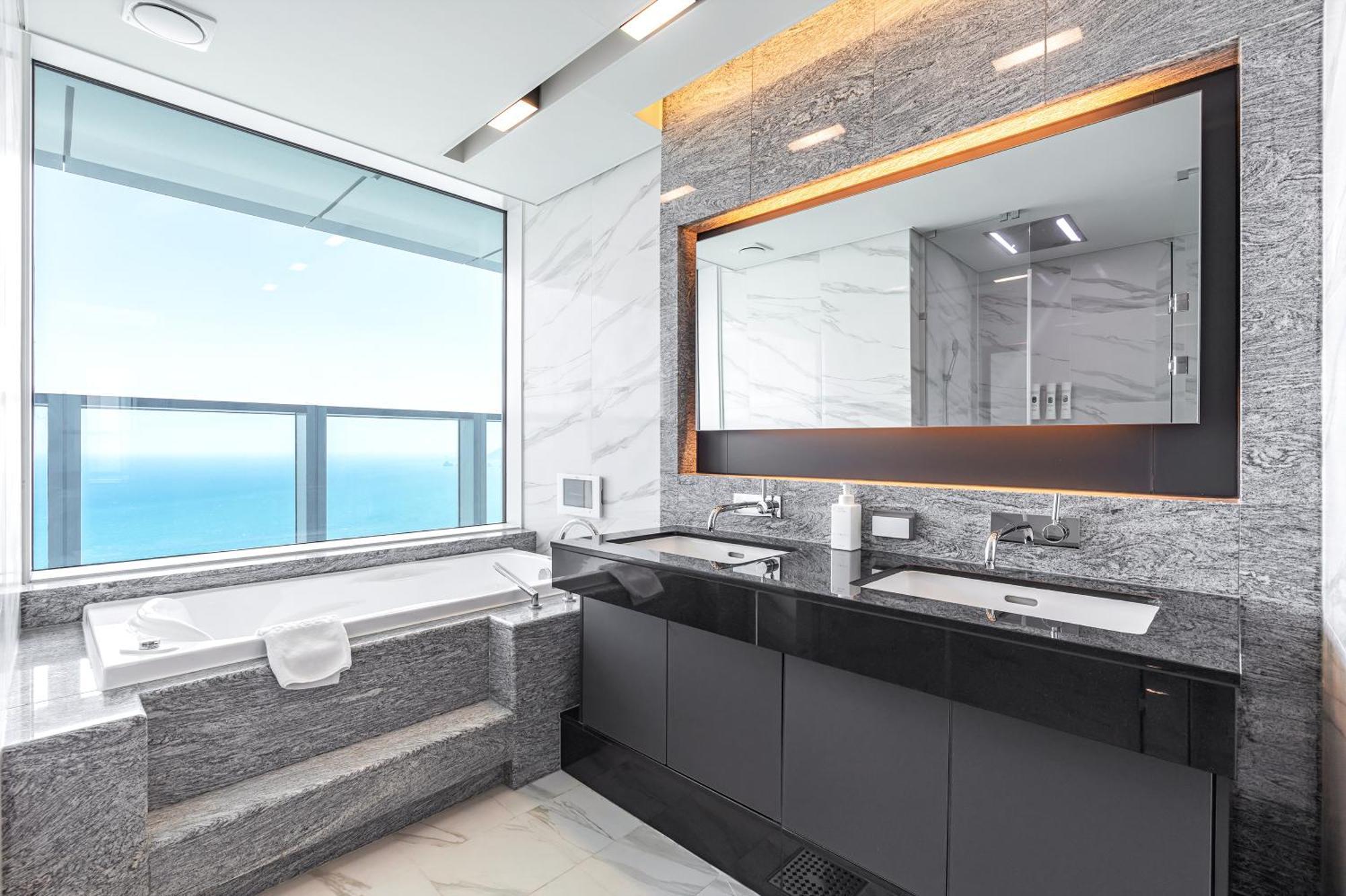 Lct Y Collection Hotel