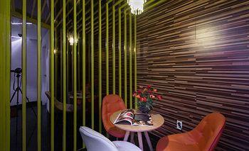 Max Hotel 2*