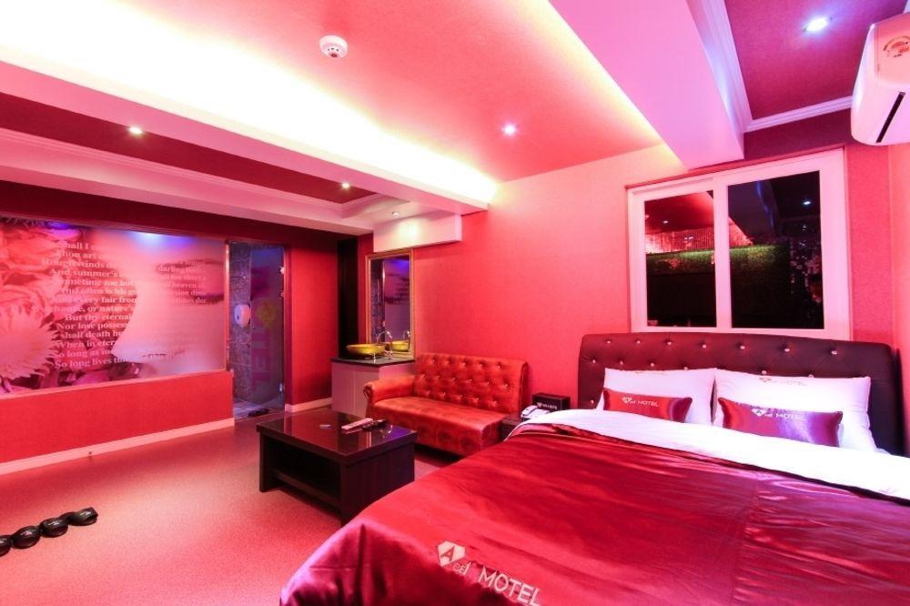 Ace One Hotel