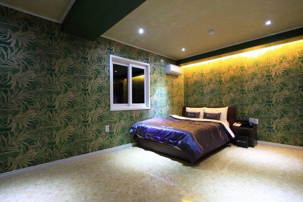 Ace One Hotel 2*