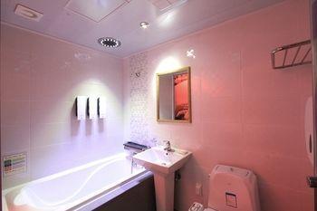 Ace One Hotel