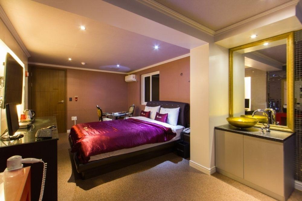 Ace One Hotel
