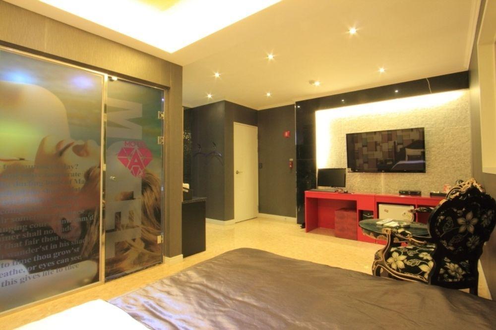 Ace One Hotel