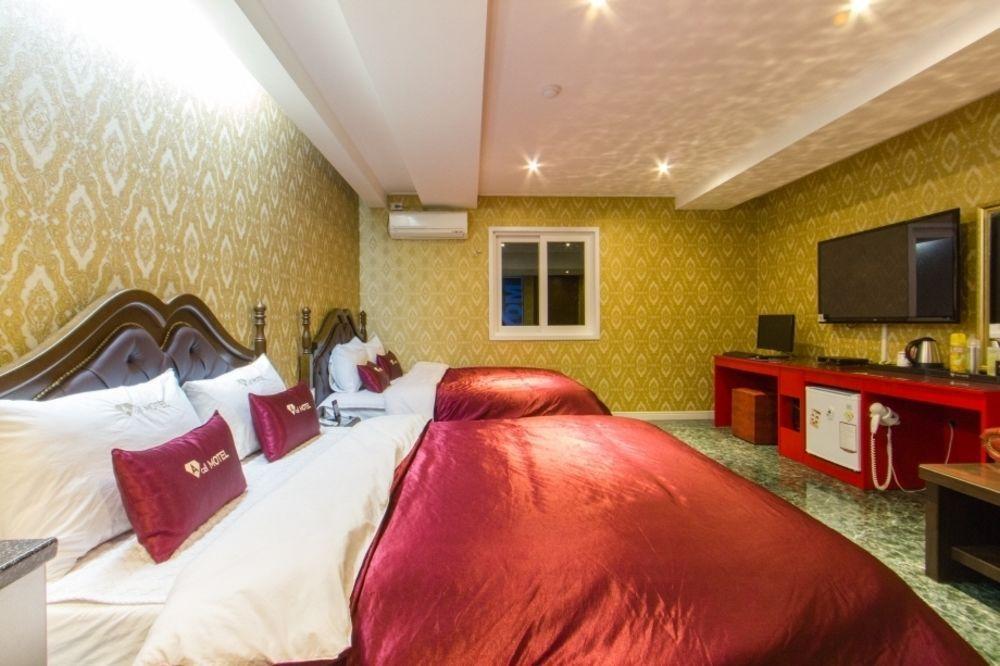 Ace One Hotel