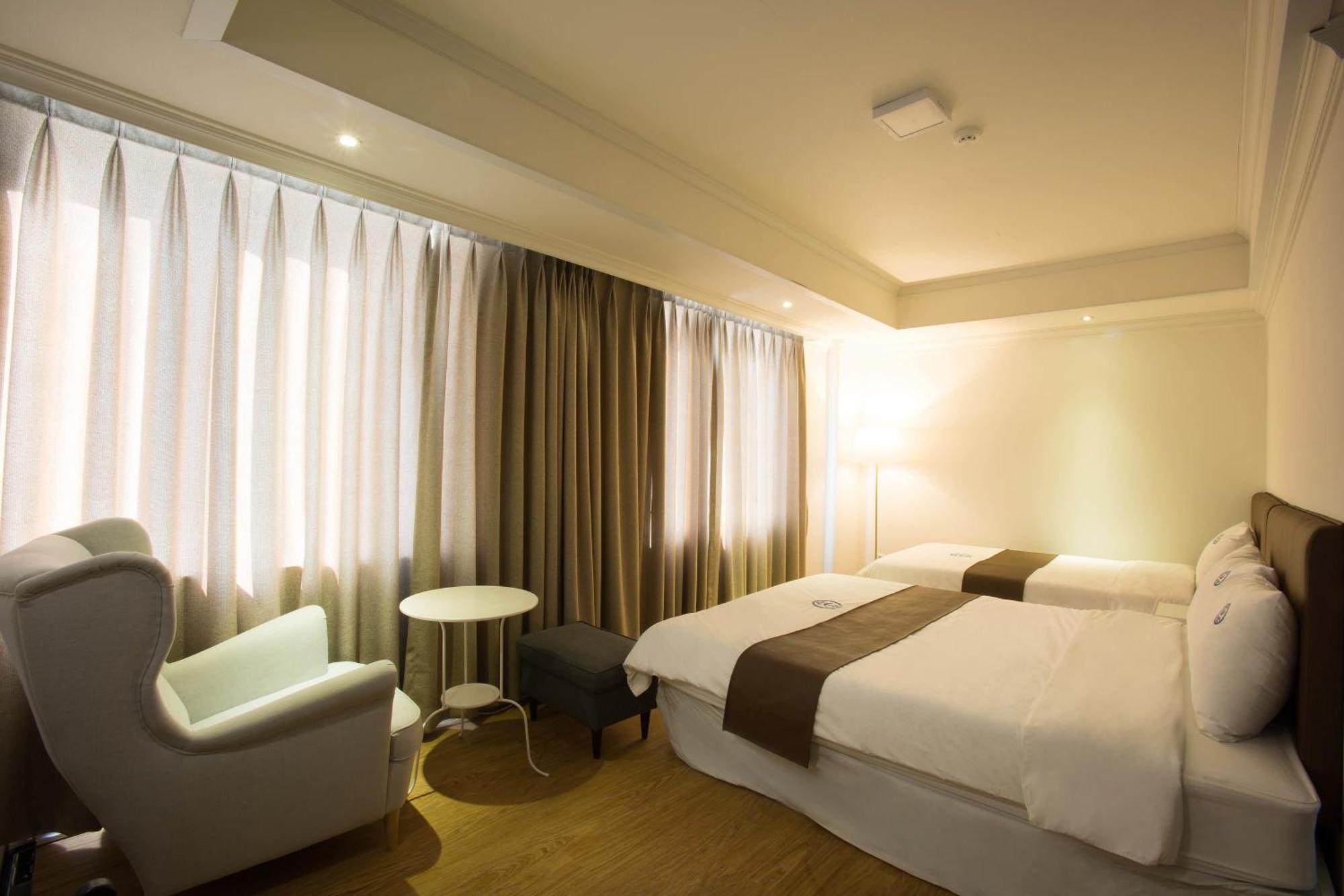 Hillside Hotel 3*
