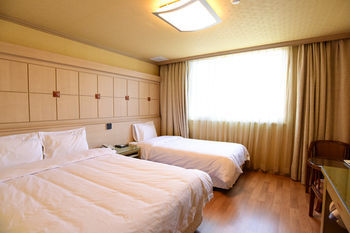 Utopia 4*