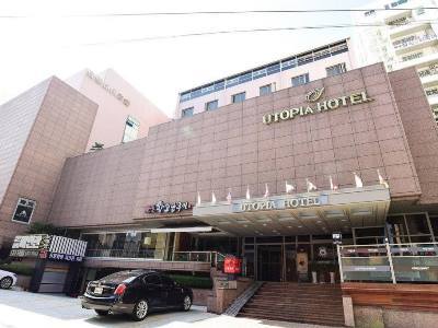 Utopia 4*