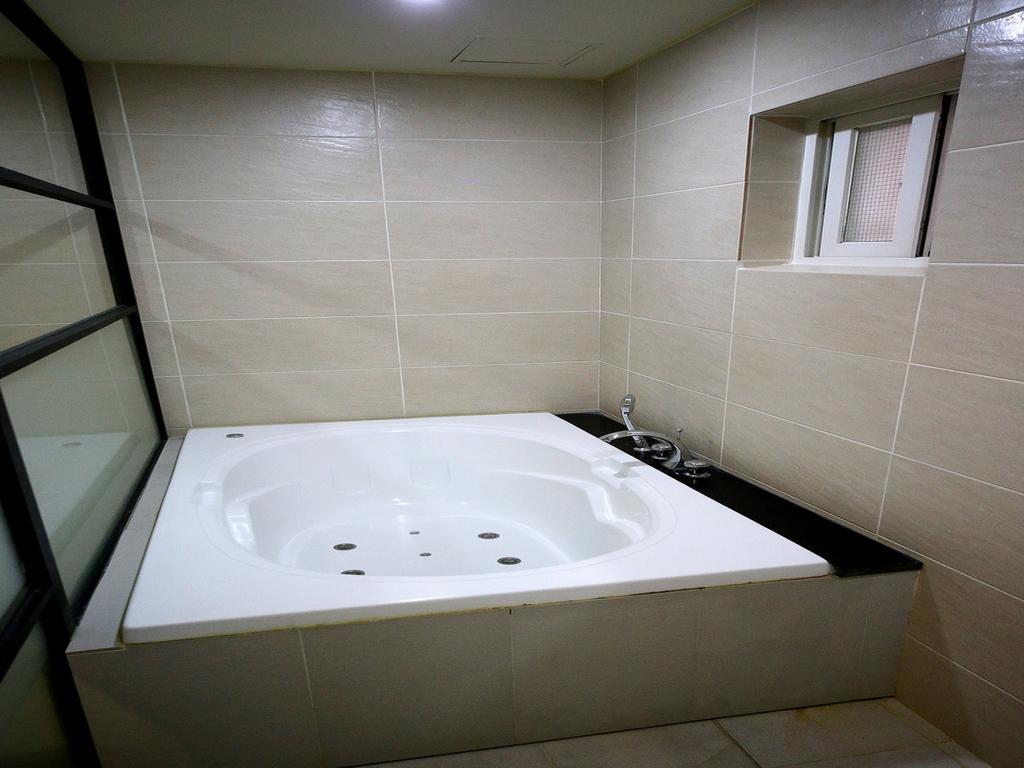 Hotel Seven
