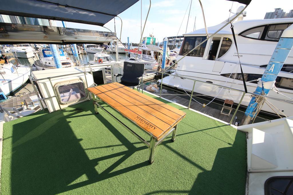 Marine City Club Yacht Botel