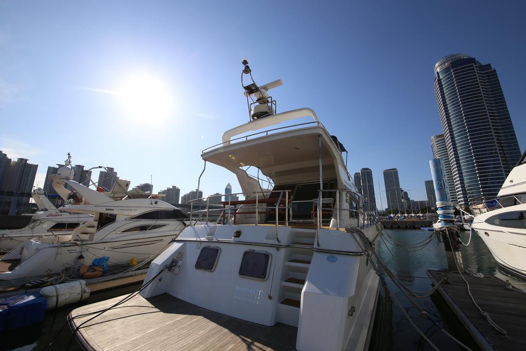 Marine City Club Yacht Botel 3*