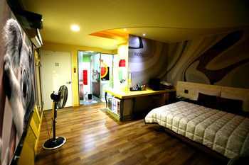 Motel 369
