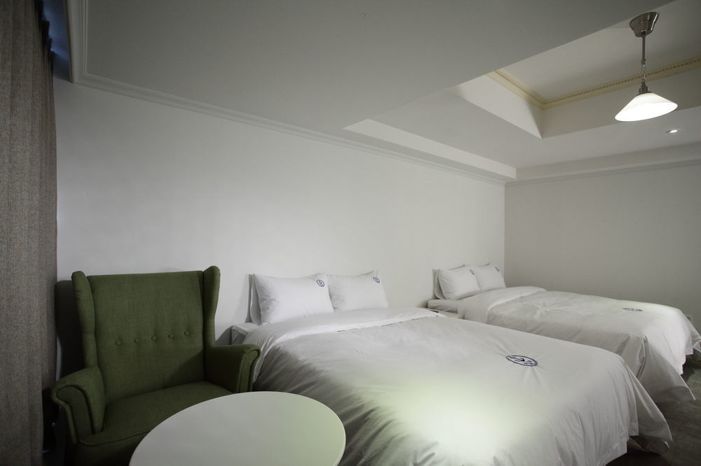 Hillside Hotel 3*