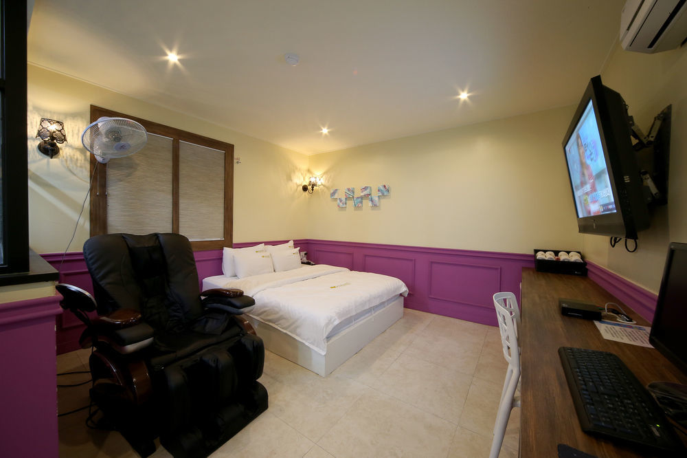 Seven Hotel