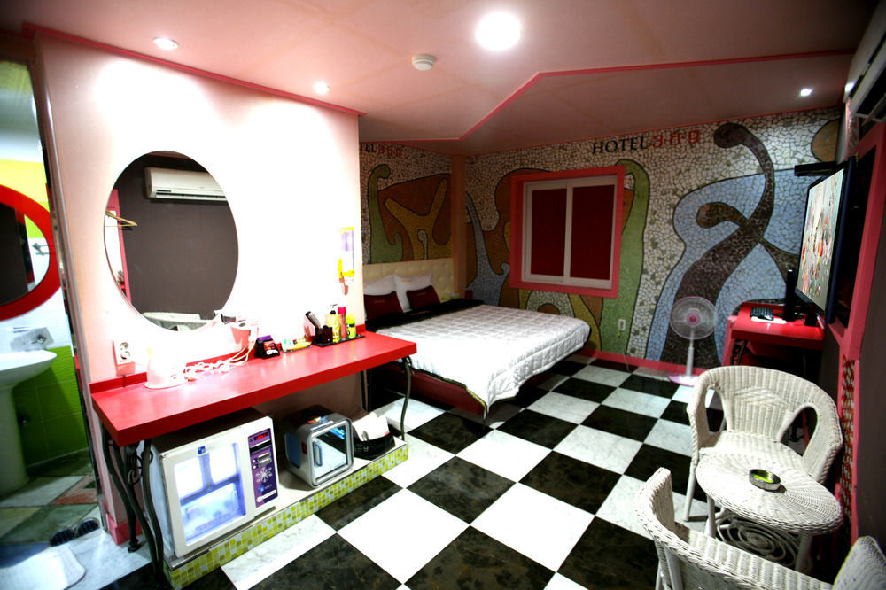 Motel 369