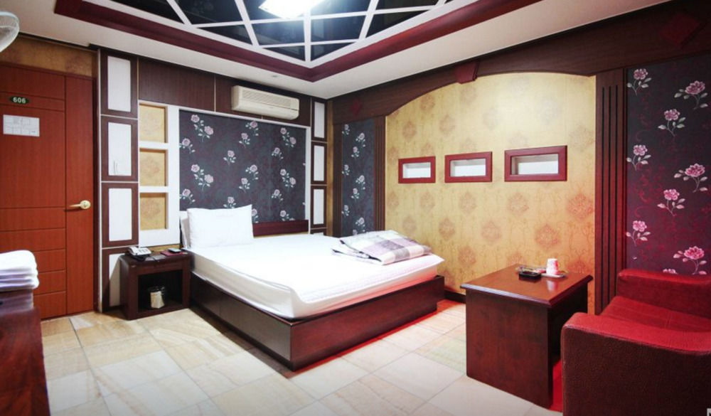Motel Plus Motel