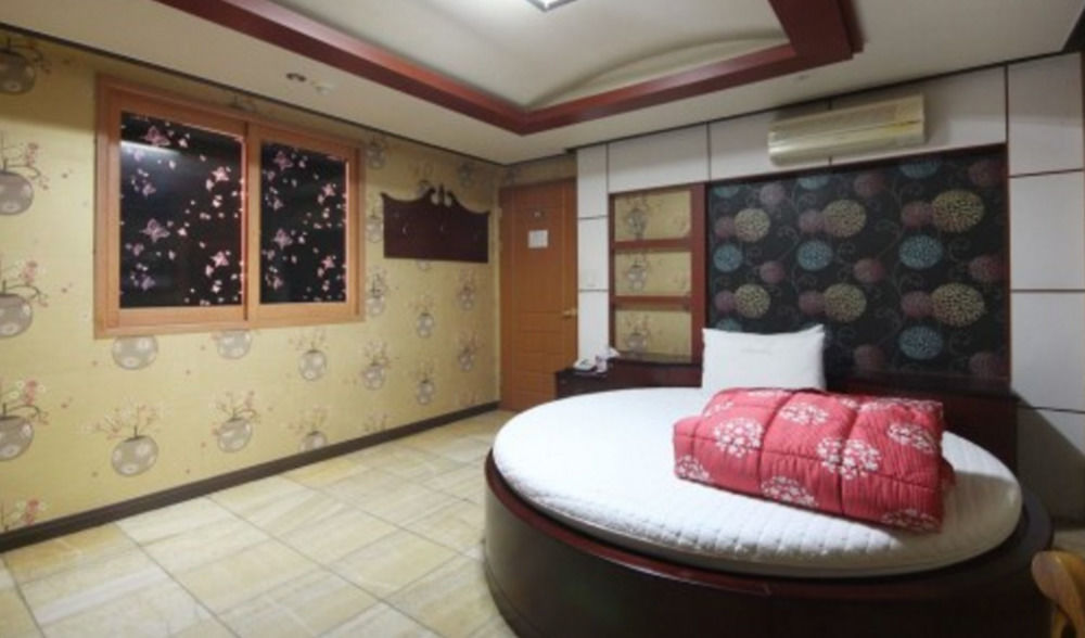 Plus Motel Busan