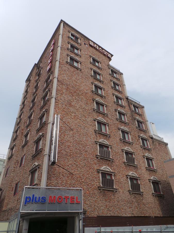 Motel Plus Motel