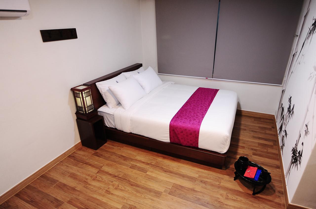The Hotel 2*
