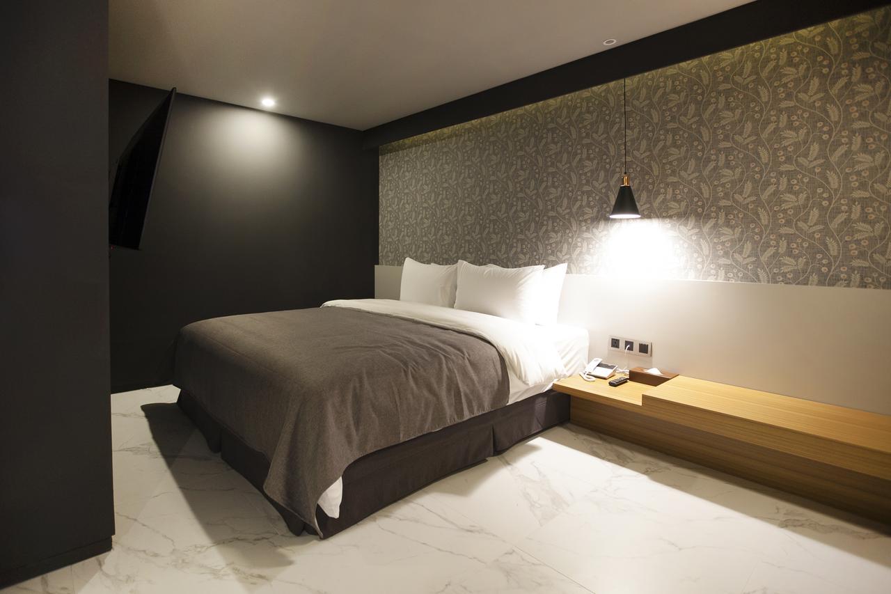 Gwangan Hound Hotel 3*