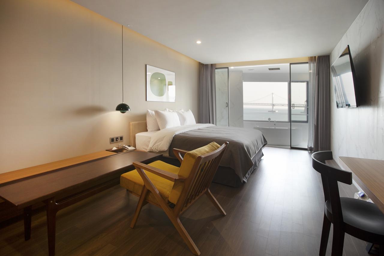 Gwangan Hound Hotel 3*