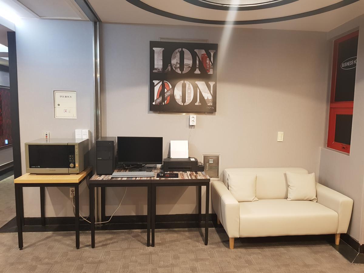Hotel Business Gangseo 3*