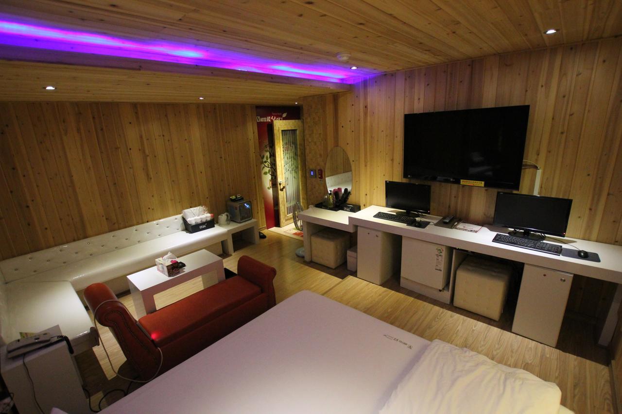 Motel V1 2*