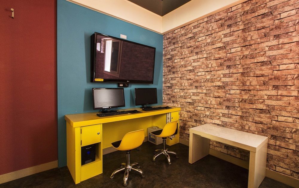 Motel Color 2*