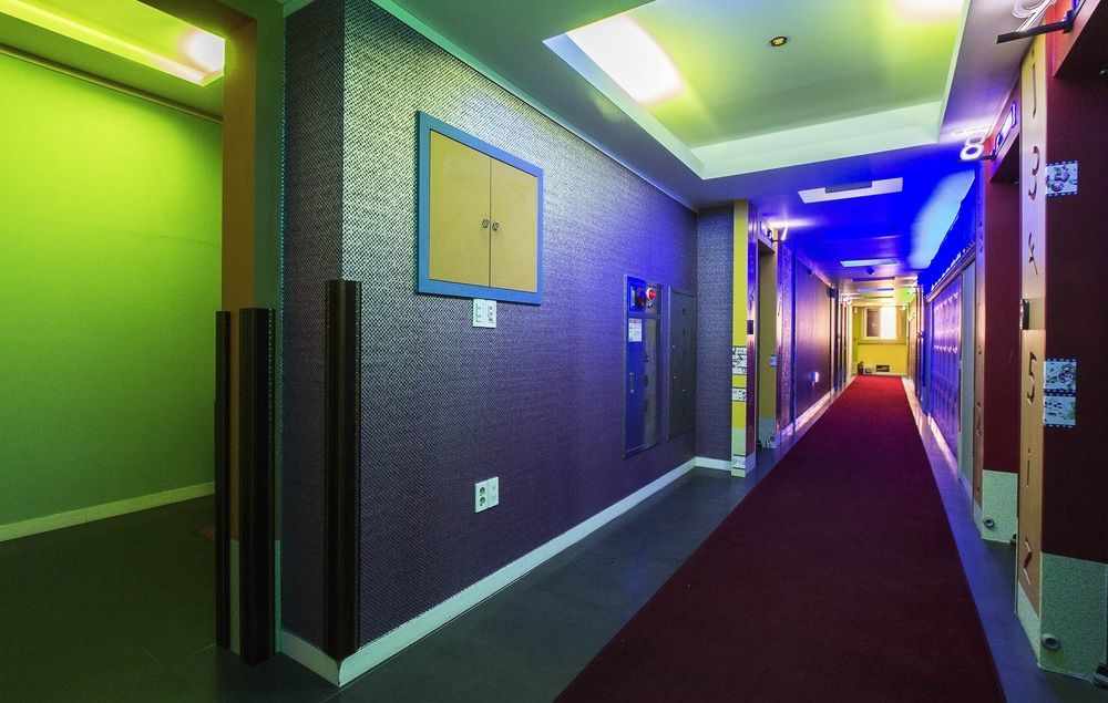 Motel Color 2*