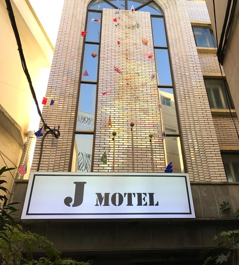 Motel J 2*