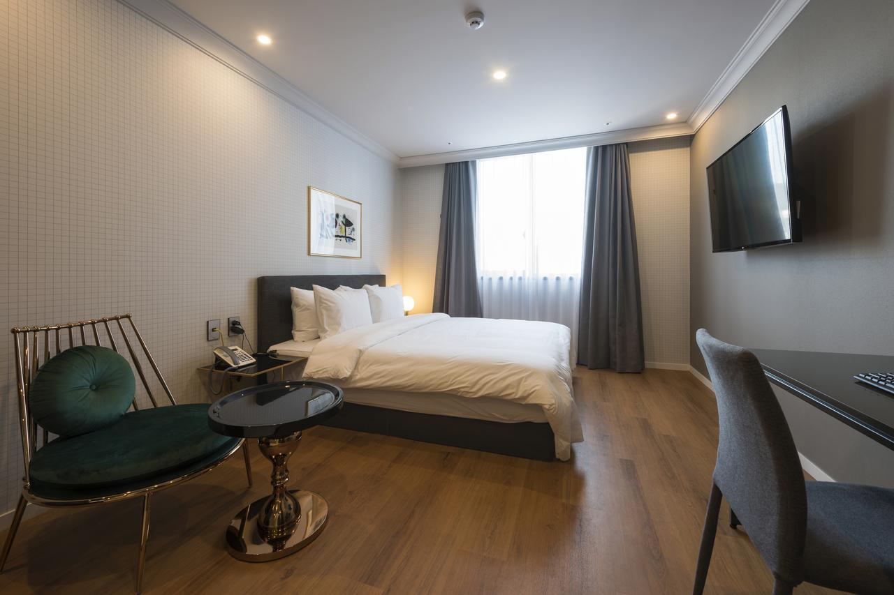 Brown-Dot Hotel Guseo Busan
