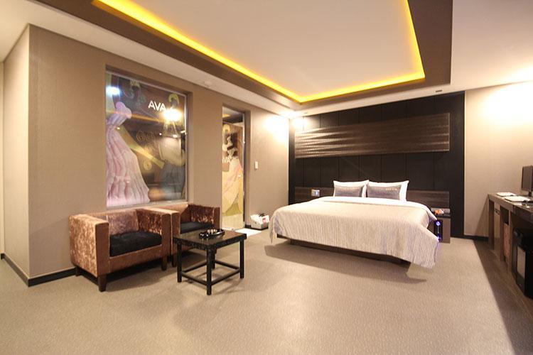 Hotel H Moment Songjeong 3*