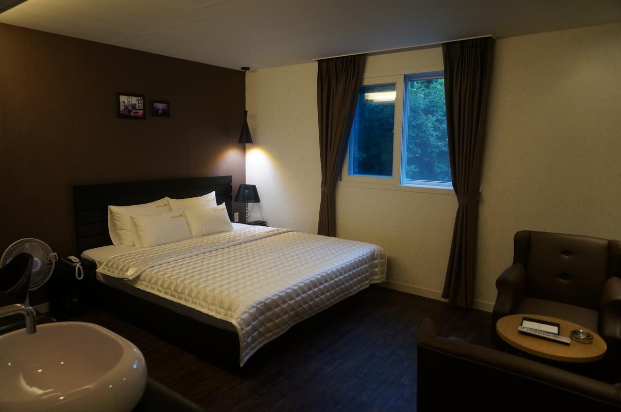 Mu Motel