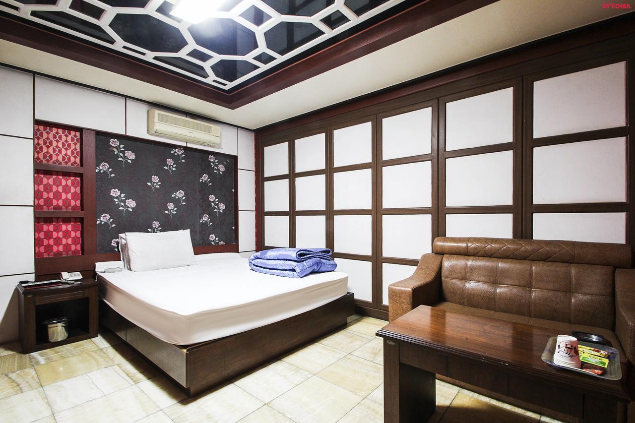 Motel Plus Motel